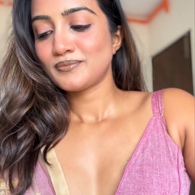 Amika Shail hot